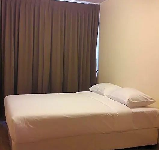 Hotel The Blooms 2*